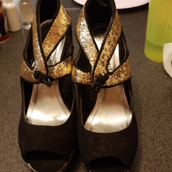 Black and gold high heels With  cold glitter - Picture 2 of 4